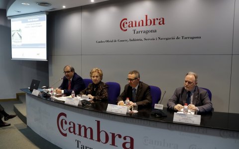 Els alcaldes de Perafort i la Secuita en la jornada sobre el corredor mediterrani a la Cambra de Tarragona. FOTO: CEDIDA.