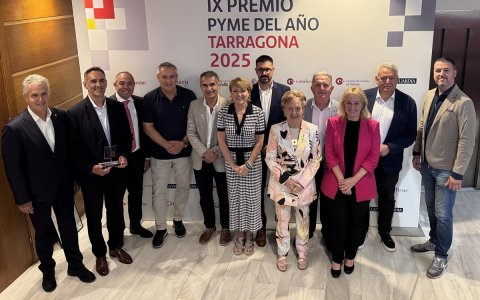 Els representants de totes les empreses guardonades amb els membres del jurat del Premi Pime de l’Any 2025.