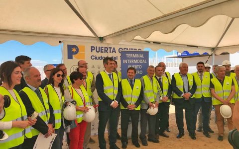 Una imatge de la visita als terrenys on es construirà el port sec a Guadalajara, el juny de 2018. FOTO: CEDIDA.